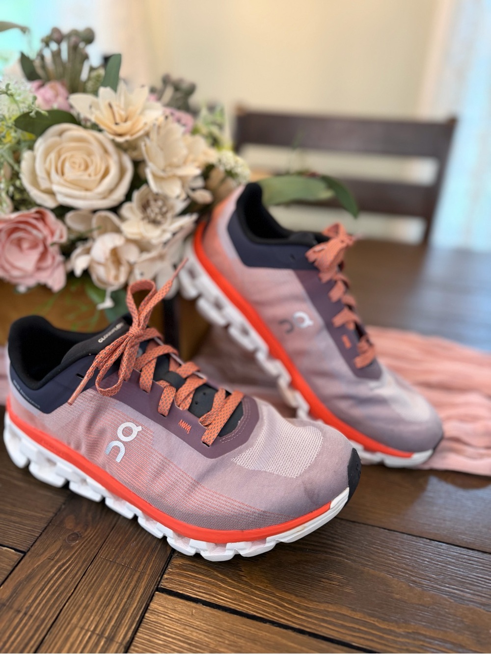 Like new - worn twice On Running On Cloud Women's Cloudswift Shoes 9.5